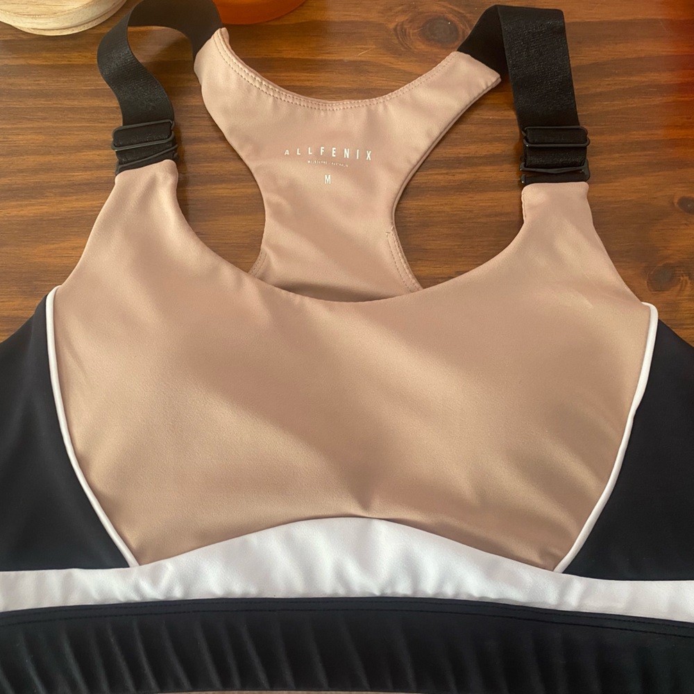 Allfenix sports bra